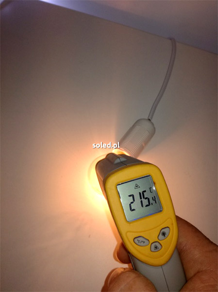 temperatura nagrzewania żarówki mierzona miernikiem wynosi 215,4 stopnie C